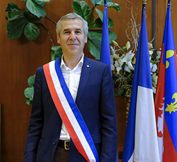 Olivier Berzane conseiller municipal Maire du 8e arrondissement