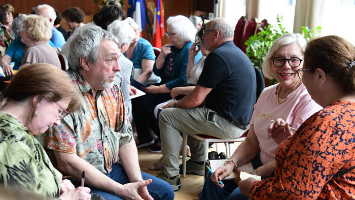 Atelier de travail entre seniors lors d'un Conseil des aînés